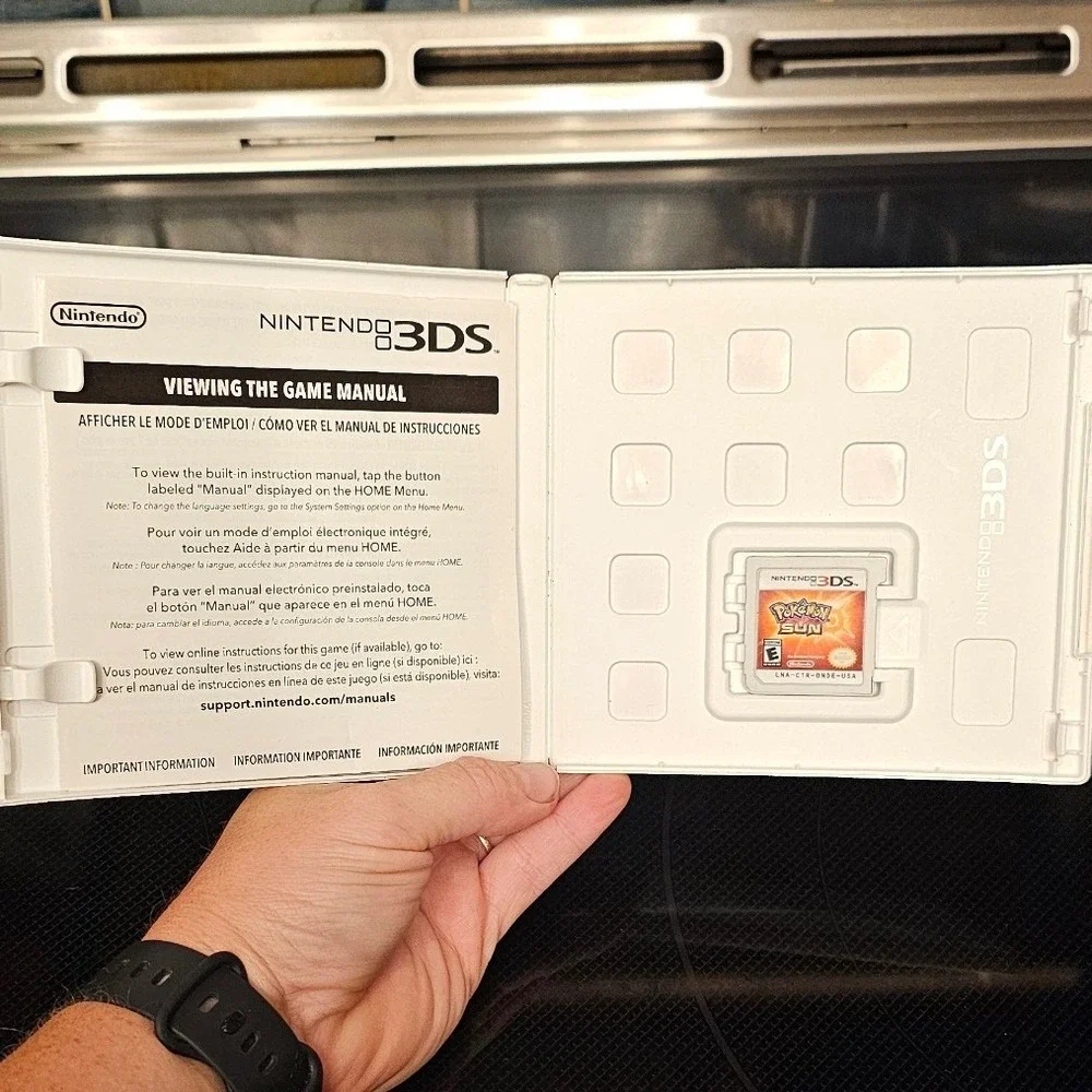 Pokemon Sun Nintendo 3DS Game Case and Manual LNA-CTR-BNDE-USA Solgaleo